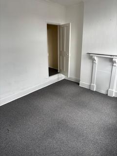 2 bedroom apartment to rent, Knighton Lane, Leicester LE2