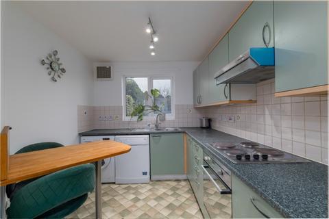 2 bedroom terraced house to rent, Thomas Cribb Mews London E6