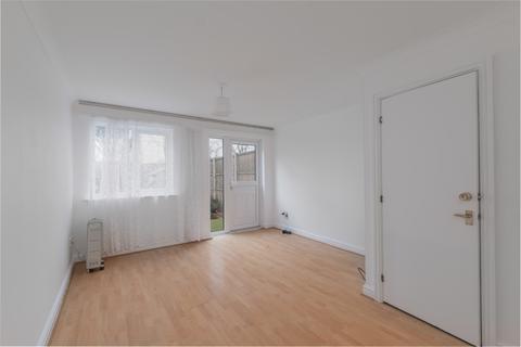 2 bedroom terraced house to rent, Thomas Cribb Mews London E6