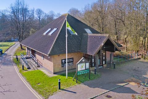 Mixed use to rent, Nursery Rd Loughton IG10 4AF