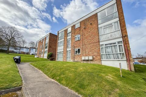 1 bedroom flat to rent, Claybury, Bushey, WD23