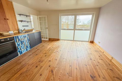 1 bedroom flat to rent, Claybury, Bushey, WD23
