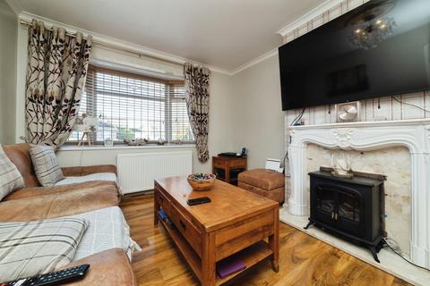 2 bedroom semi-detached bungalow for sale, Oxenhope Road, Hull