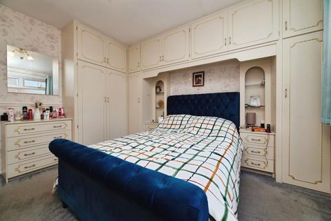 2 bedroom semi-detached bungalow for sale, Oxenhope Road, Hull