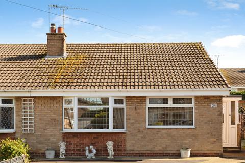 2 bedroom semi-detached bungalow for sale, Oxenhope Road, Hull