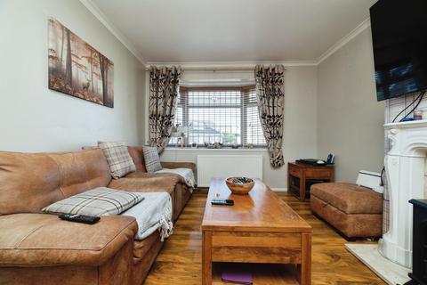 2 bedroom semi-detached bungalow for sale, Oxenhope Road, Hull