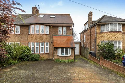 undefined, Northiam, London, N12