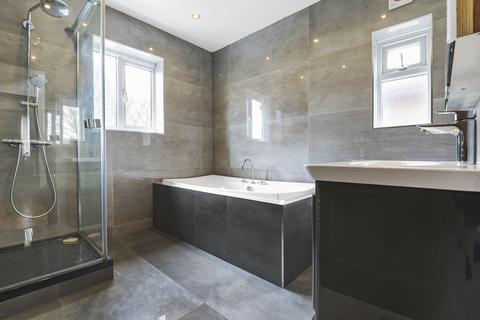 undefined, Northiam, London, N12
