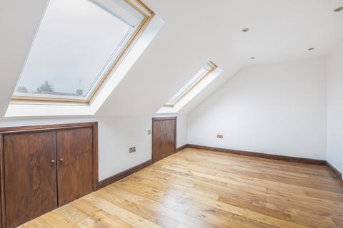 undefined, Northiam, London, N12