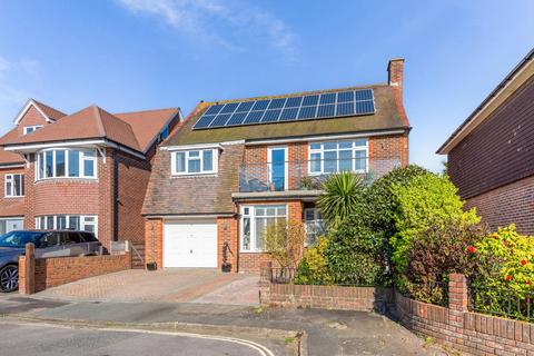 4 bedroom detached house for sale, St Helens Close, Southsea