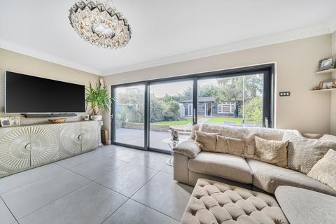 4 bedroom detached house for sale, York Road, Northwood