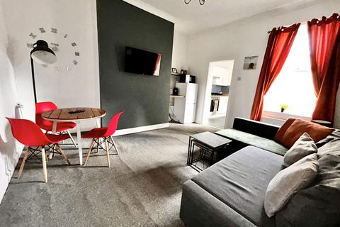 2 bedroom ground floor flat for sale, Nicholson Terrace, Forest Hall, Newcastle upon Tyne, Tyne and Wear, NE12 9DP