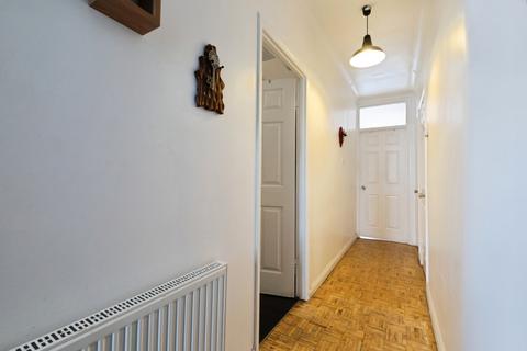 1 bedroom flat for sale, York Road, Ilford, IG1