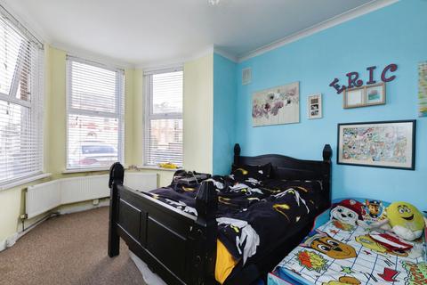 1 bedroom flat for sale, York Road, Ilford, IG1