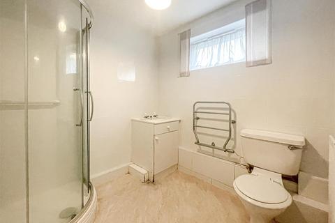 2 bedroom flat for sale, Knighton Road, Leicester