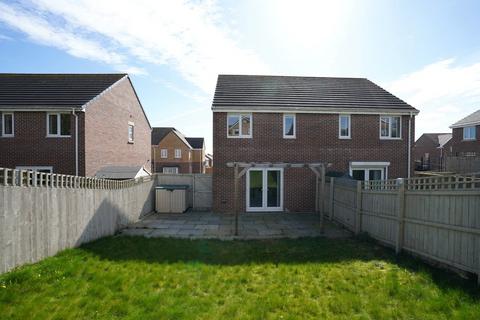 3 bedroom semi-detached house for sale, Wool Chase, Wakefield, West Yorkshire