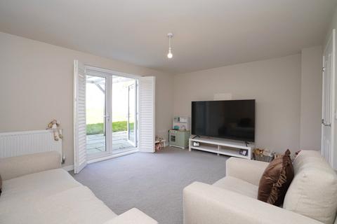 3 bedroom semi-detached house for sale, Wool Chase, Wakefield, West Yorkshire