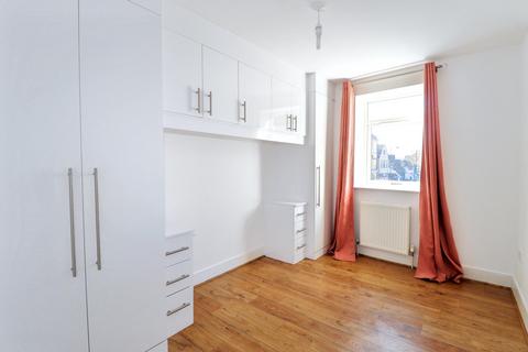 1 bedroom flat to rent, Molesey Road, Hersham KT12