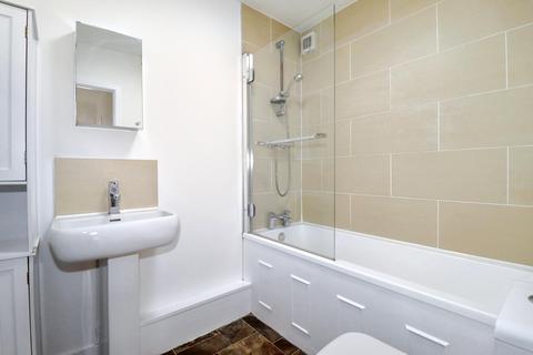 1 bedroom flat to rent, Molesey Road, Hersham KT12
