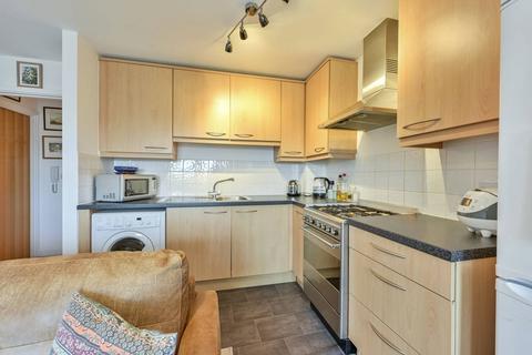 1 bedroom flat for sale, Scott Avenue, West Hill, London, SW15