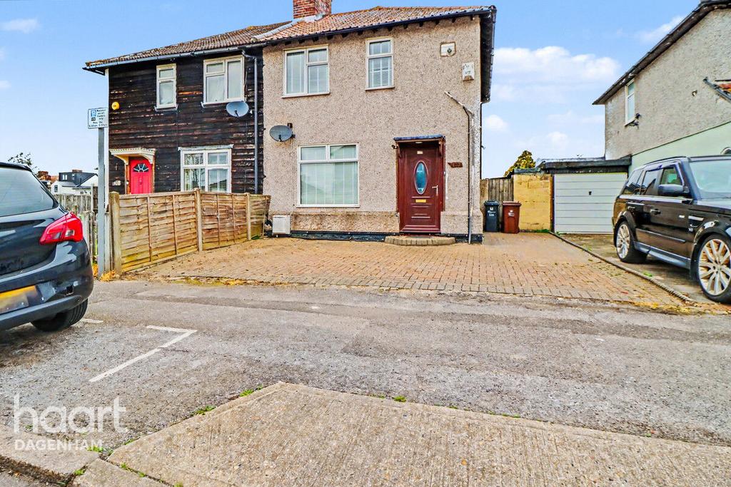 Detached house exterior, driveway
