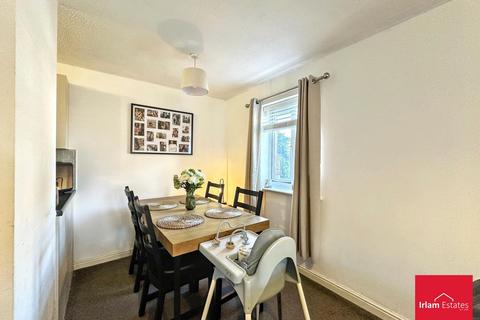 2 bedroom flat for sale, Rixtonleys Drive, Irlam, M44