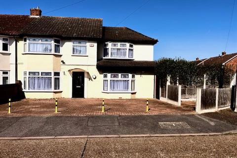 Ryder Gardens, South Hornchurch, Rainham