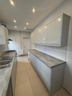 3 bedroom terraced house to rent, Bristol Road, Coventry