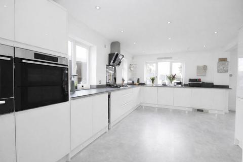 5 bedroom detached house for sale, Willow Road, Larkfield, Aylesford