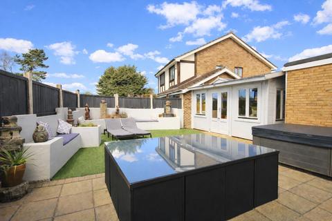5 bedroom detached house for sale, Willow Road, Larkfield, Aylesford