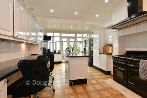 5 bedroom semi-detached house for sale, Hillington Gardens, Woodford Green, Essex