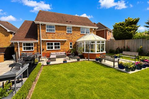 4 bedroom detached house for sale, Tamar Place, Evesham