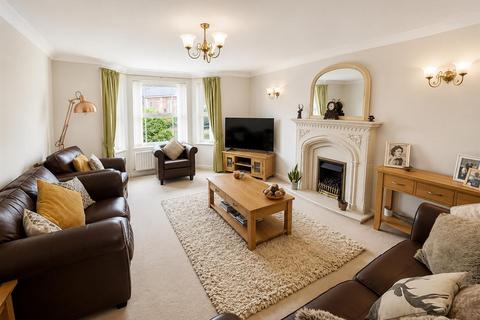 4 bedroom detached house for sale, Tamar Place, Evesham