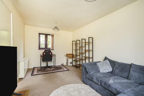 undefined, The Lawns, Aylesbury HP18
