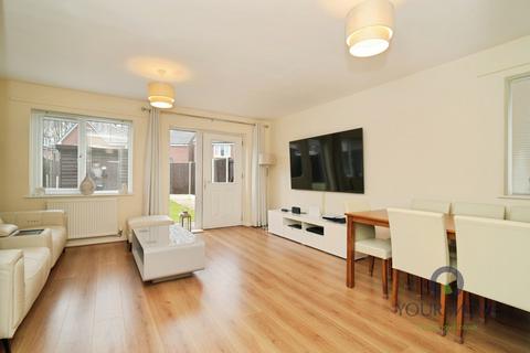 3 bedroom end of terrace house for sale, Acorn Street, Oldham OL4
