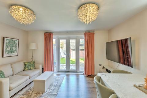 4 bedroom townhouse for sale, Mayfly Road, Northampton