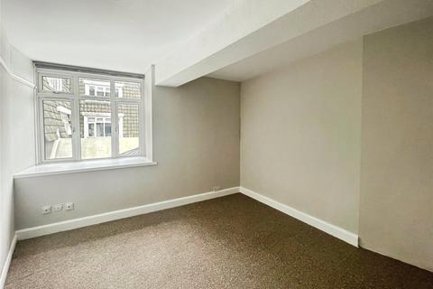 2 bedroom apartment to rent, Queens Road, Surrey KT13