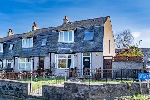 3 bedroom end of terrace house for sale