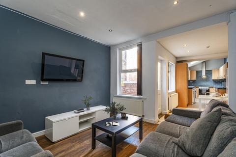 5 bedroom terraced house to rent, Teversal Avenue, Nottingham, NG7