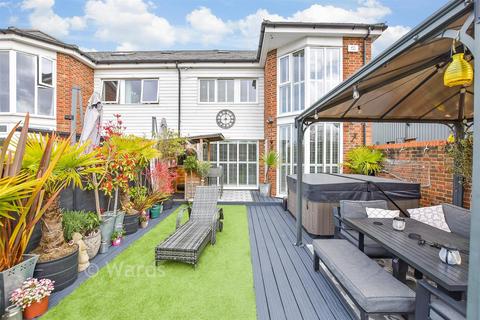 4 bedroom townhouse for sale, Waterside Quay, Aylesford, Kent