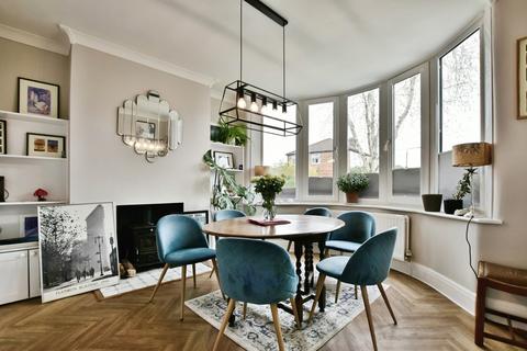 5 bedroom semi-detached house for sale, Central Avenue, Greater Manchester M33