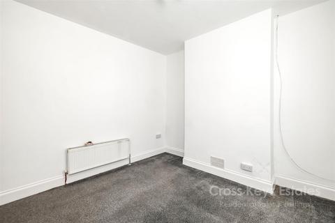 2 bedroom terraced house to rent, Beaumont Avenue, Plymouth PL4