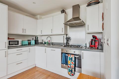 2 bedroom apartment for sale, Nailsworth Crescent, Merstham, Redhill