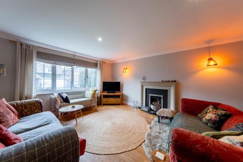 4 bedroom detached house for sale, Rue De Bohars, Tarporley
