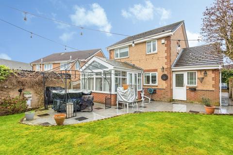 3 bedroom detached house for sale, Airedale Heights, Wakefield