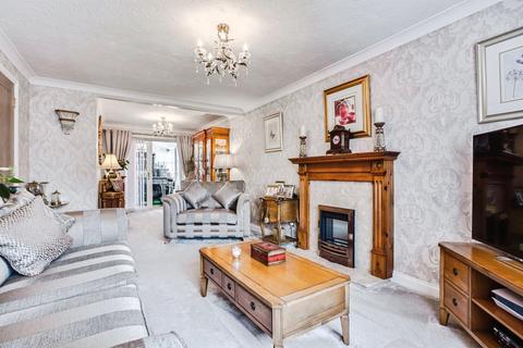 3 bedroom detached house for sale, Airedale Heights, Wakefield