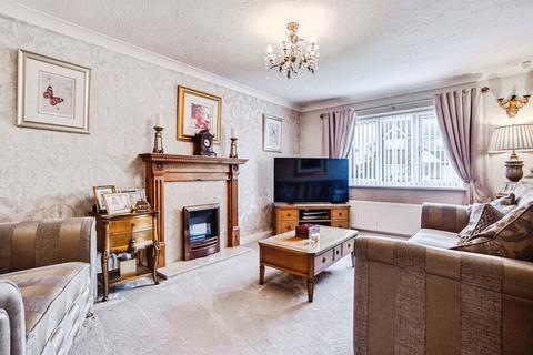 3 bedroom detached house for sale, Airedale Heights, Wakefield