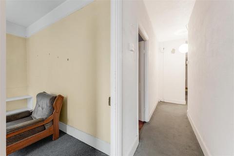 2 bedroom maisonette for sale, Brettenham Road, London