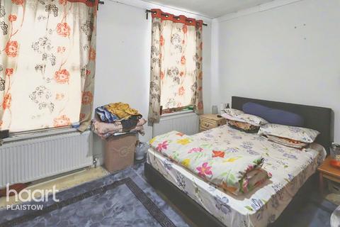 3 bedroom terraced house for sale, Waghorn Road Upton Park, London