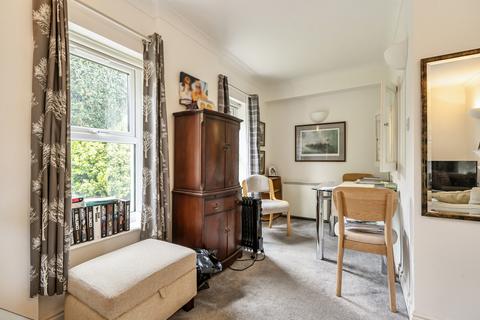 undefined, Westbourne Drive, Gloucestershire GL52
